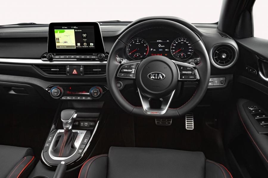 Торпедо Kia Cerato Hatch GT 2019 года  (AU) (фото 7 из 13)